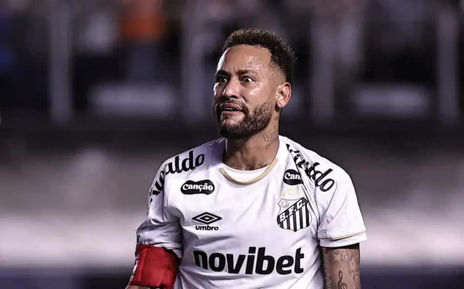 Neymar em ação durante Santos e Mirassol pelo Campeonato Brasileiro