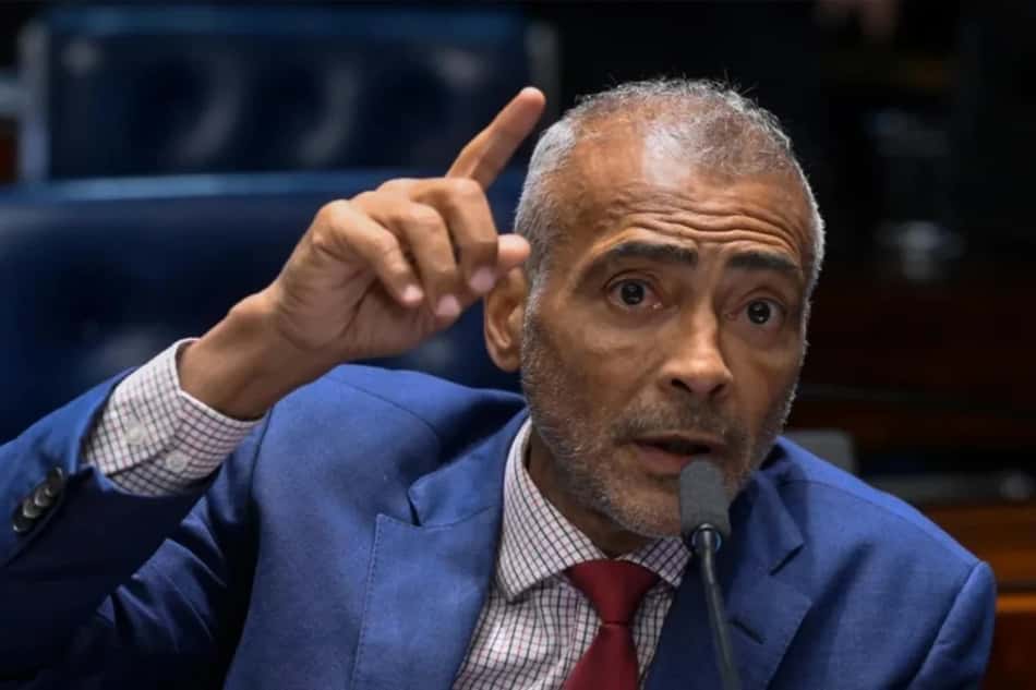 Romário tem salário penhorado