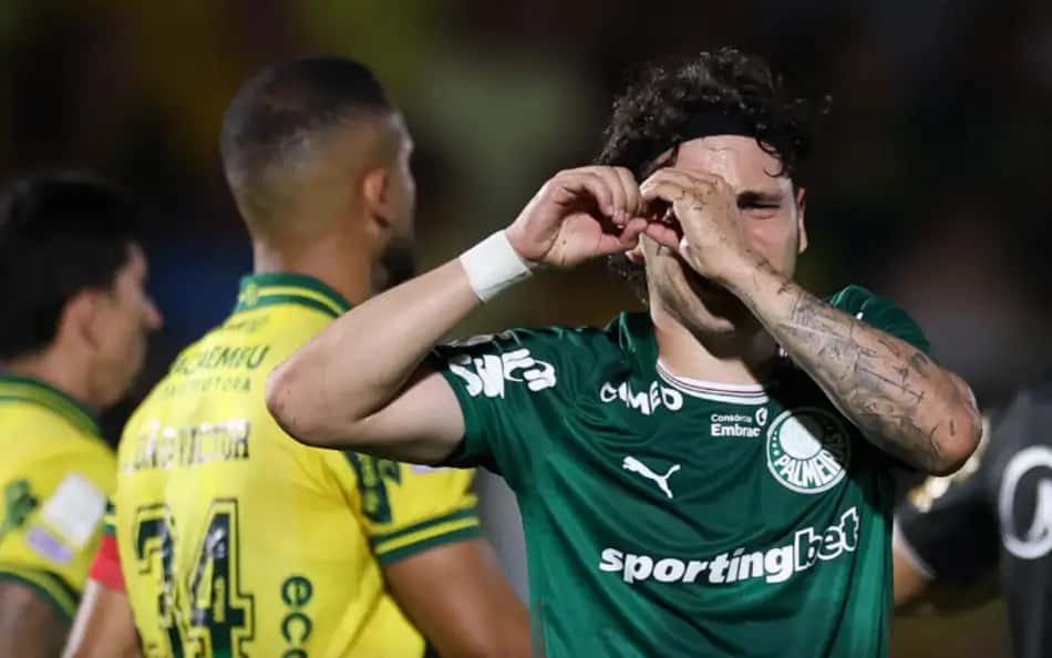 Mauricio comemora gol marcado pelo Palmeiras