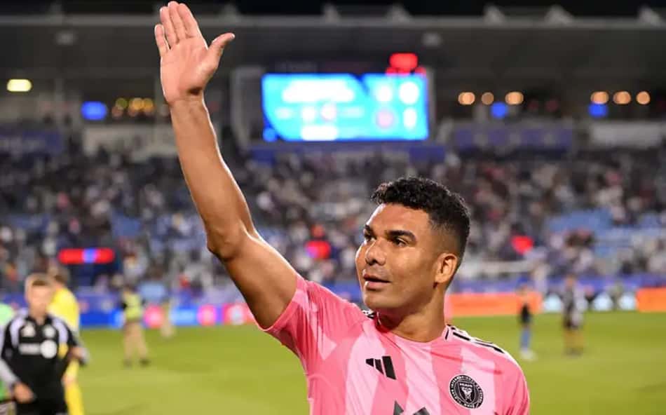 Casemiro cumprimenta torcedores do Inter Miami