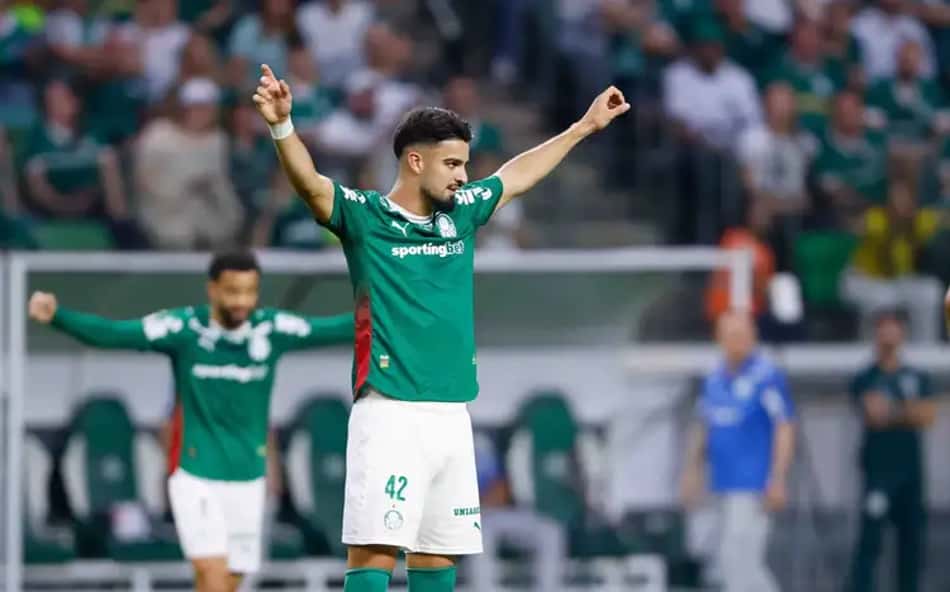Flaco López durante comemoração de gol