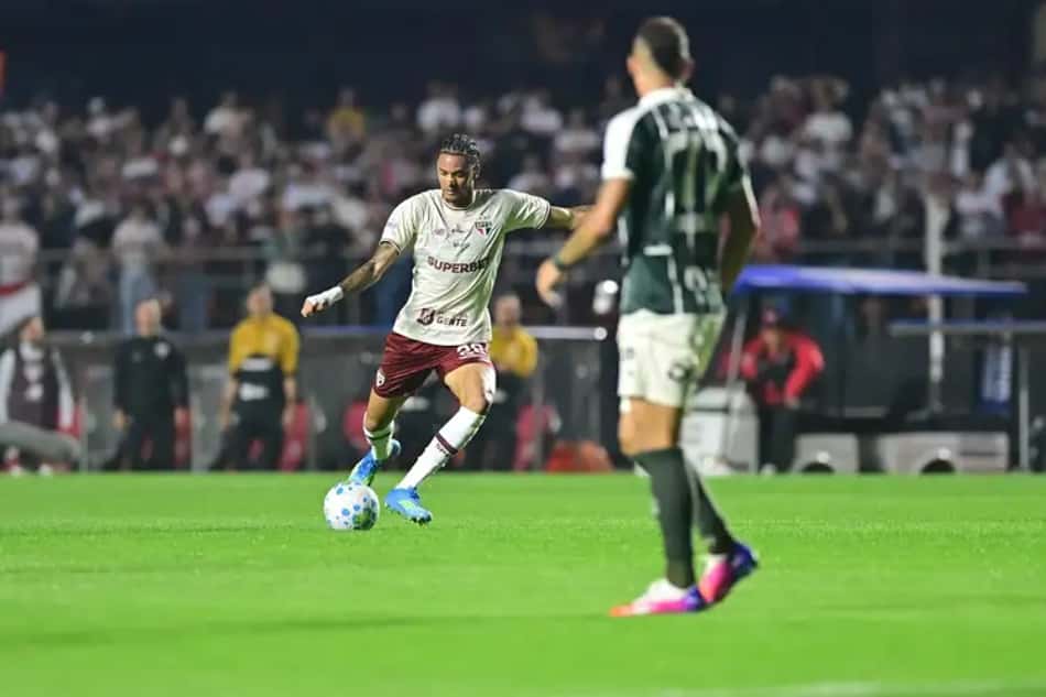 São Paulo e Coritiba empataram em 1 a 1 neste sábado (15)