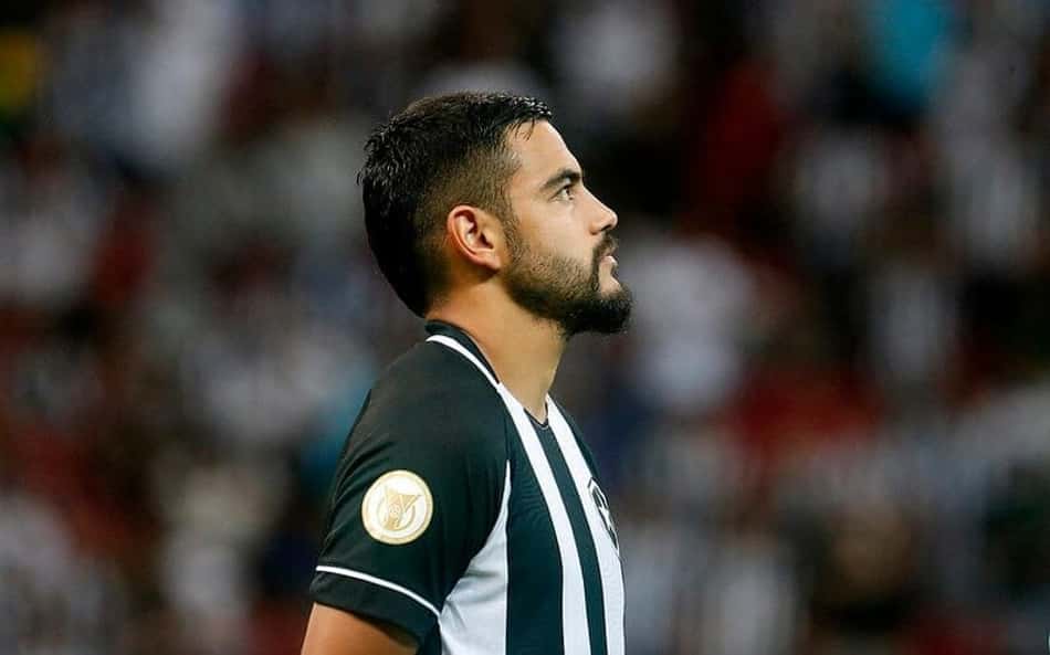 Ex-Botafogo, Barreto fecha com América-MG após passagem pelo Japão