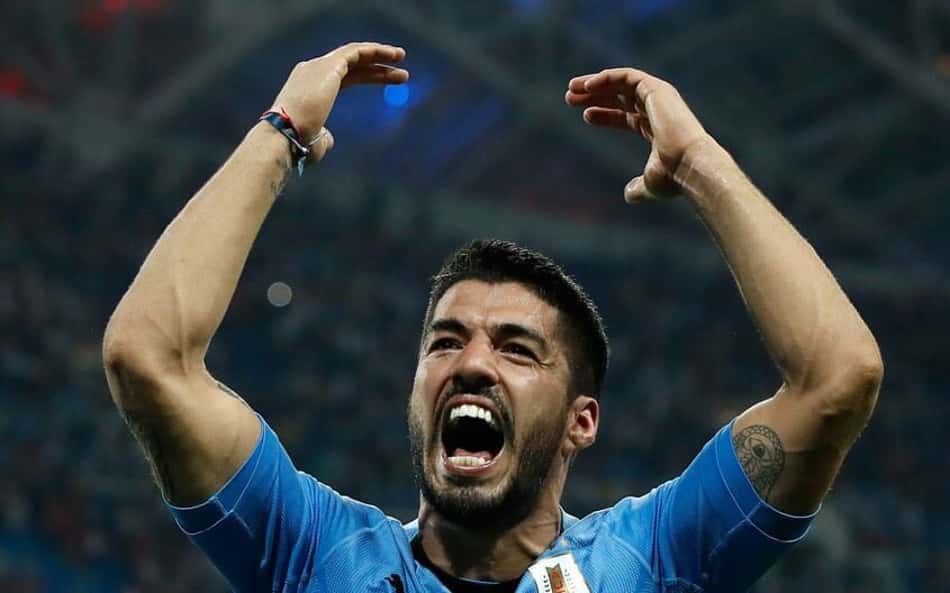 Suárez será convocado por Forlán e voltará à seleção do Uruguai, diz jornalista