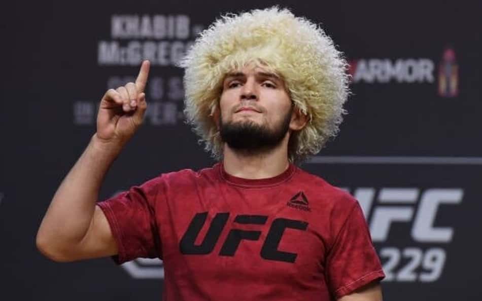 Khabib Nurmagomedov em pesagem antes do UFC 229