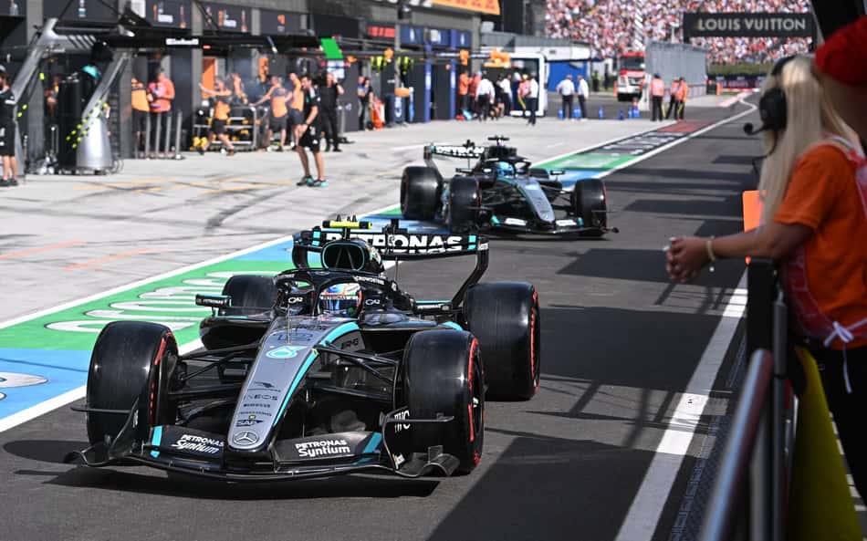 Kimi Antonelli na garagem da Mercedes no GP da Hungria pela F1 2026
