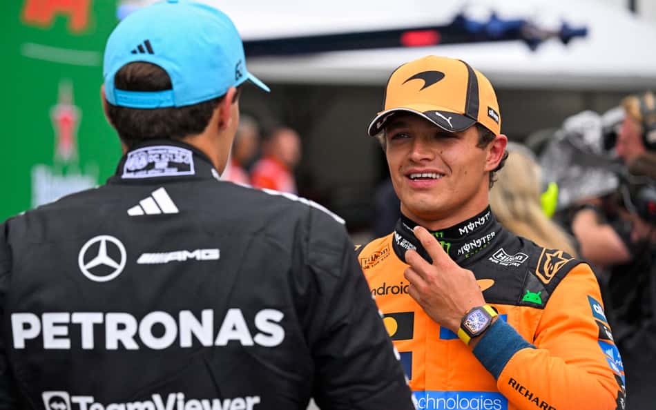 Lando Norris conversa com George Russell após classificação no GP da Holanda pela F1 2026