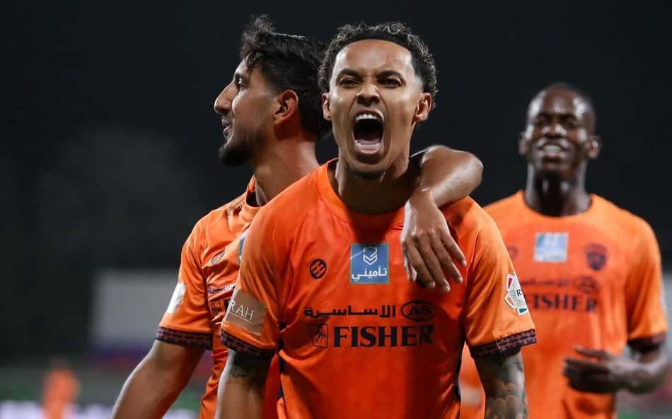 Lázaro marcou os dois primeiros gols do jogo