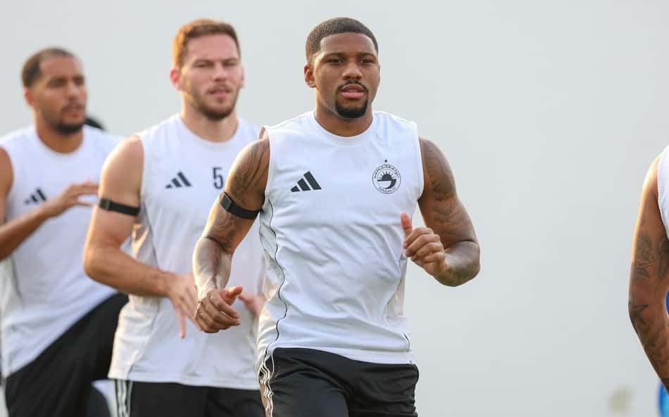 Leandrinho, ex-Vasco, em treino pelo Sharjah, do Emirados Arabes Unidos