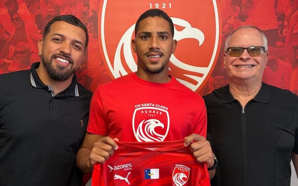 Ex-Vasco, Léo Jacó acerta com clube de Portugal