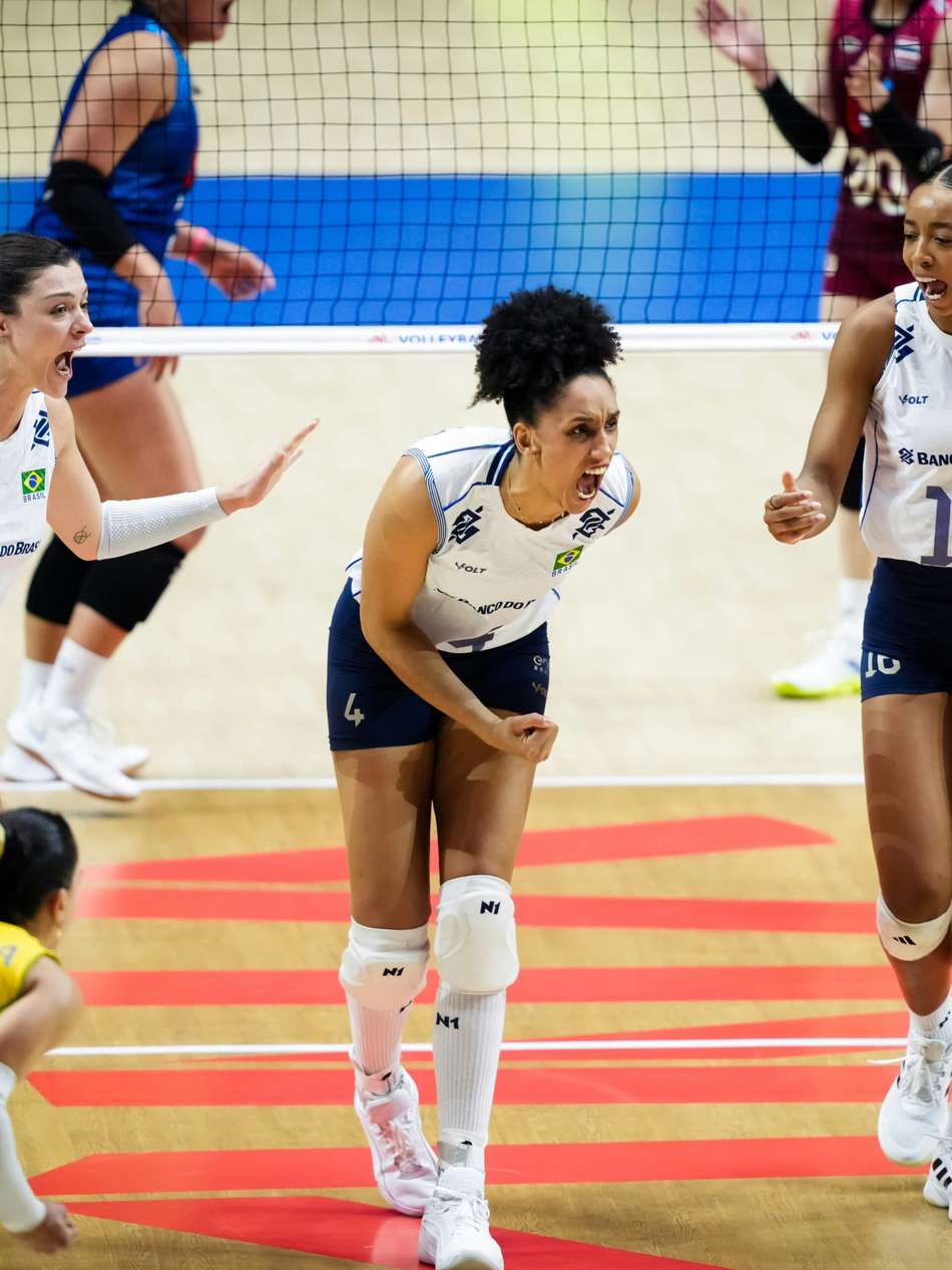 Lorena vibra em ponto da Seleção Brasileira de vôlei na VNL 2026