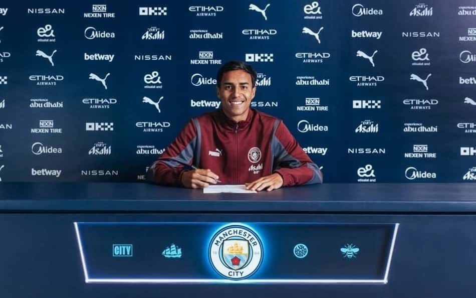 Vitor Reis em apresentação no Manchester City
