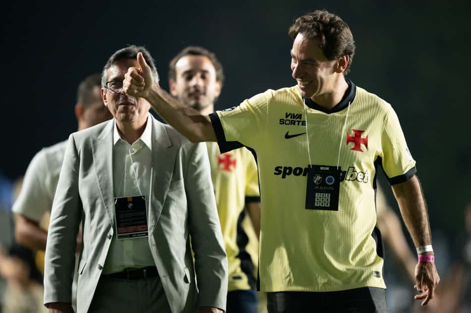 Marcos Lamacchia no gramado de São Januário antes de Vasco x Cruzeiro