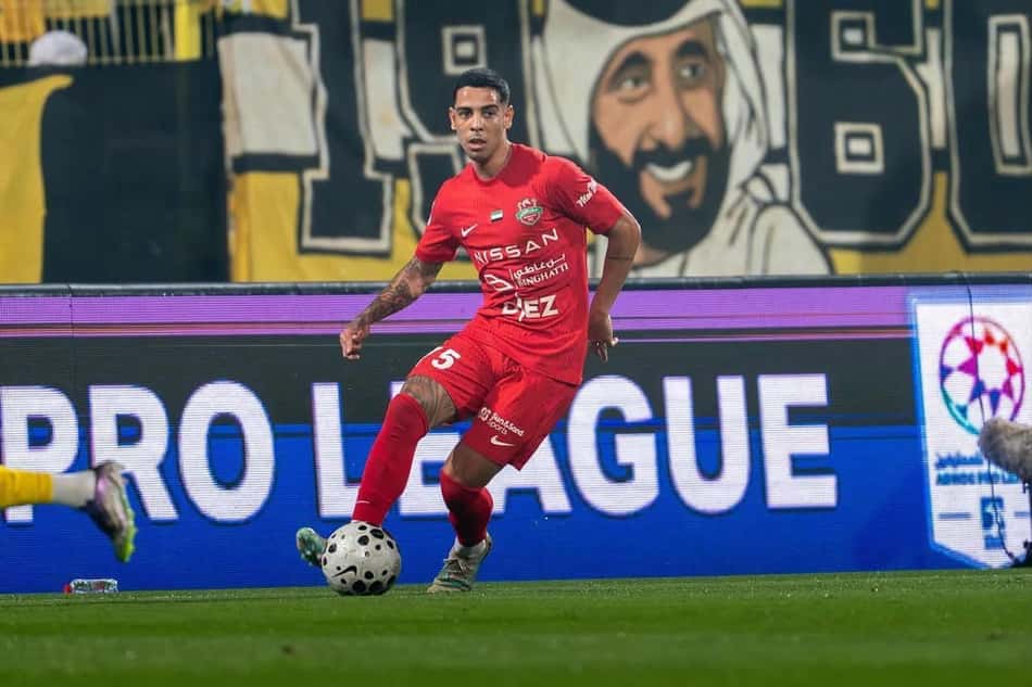 Matheus Henrique em ação pelo Al-Ahli