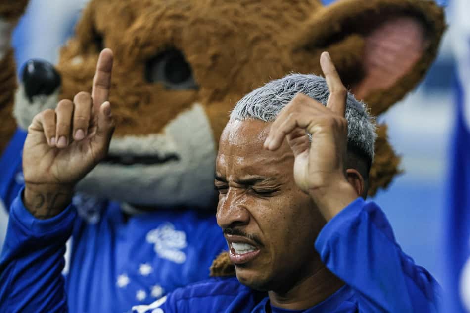 Matheus Pereira comemora gol do Cruzeiro sobre o Flamengo pelo Brasileirão 2026 (Foto: Rodney Costa/Zimel Press/Folhapress)
