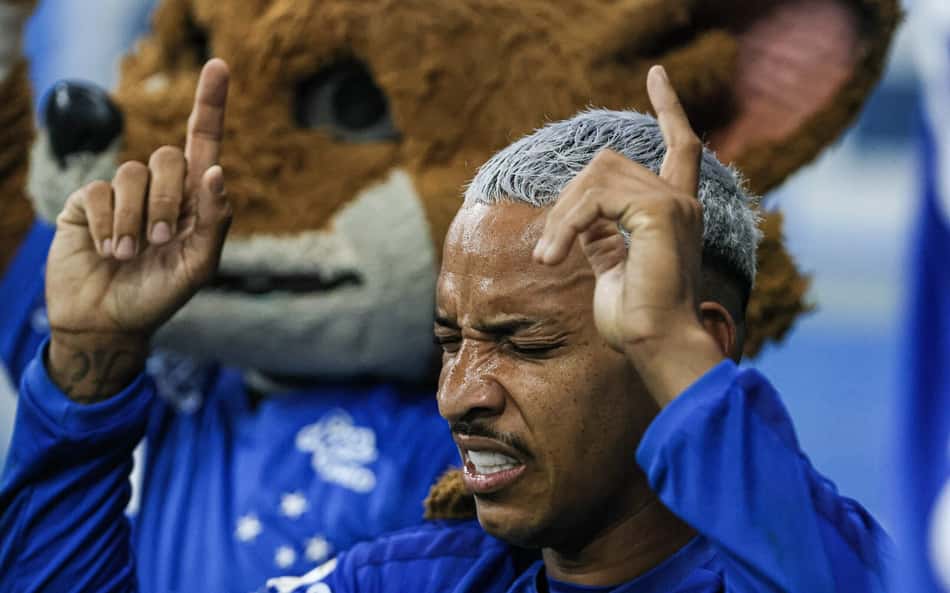 Matheus Pereira comemora gol do Cruzeiro sobre o Flamengo pelo Brasileirão 2026 (Foto: Rodney Costa/Zimel Press/Folhapress)
