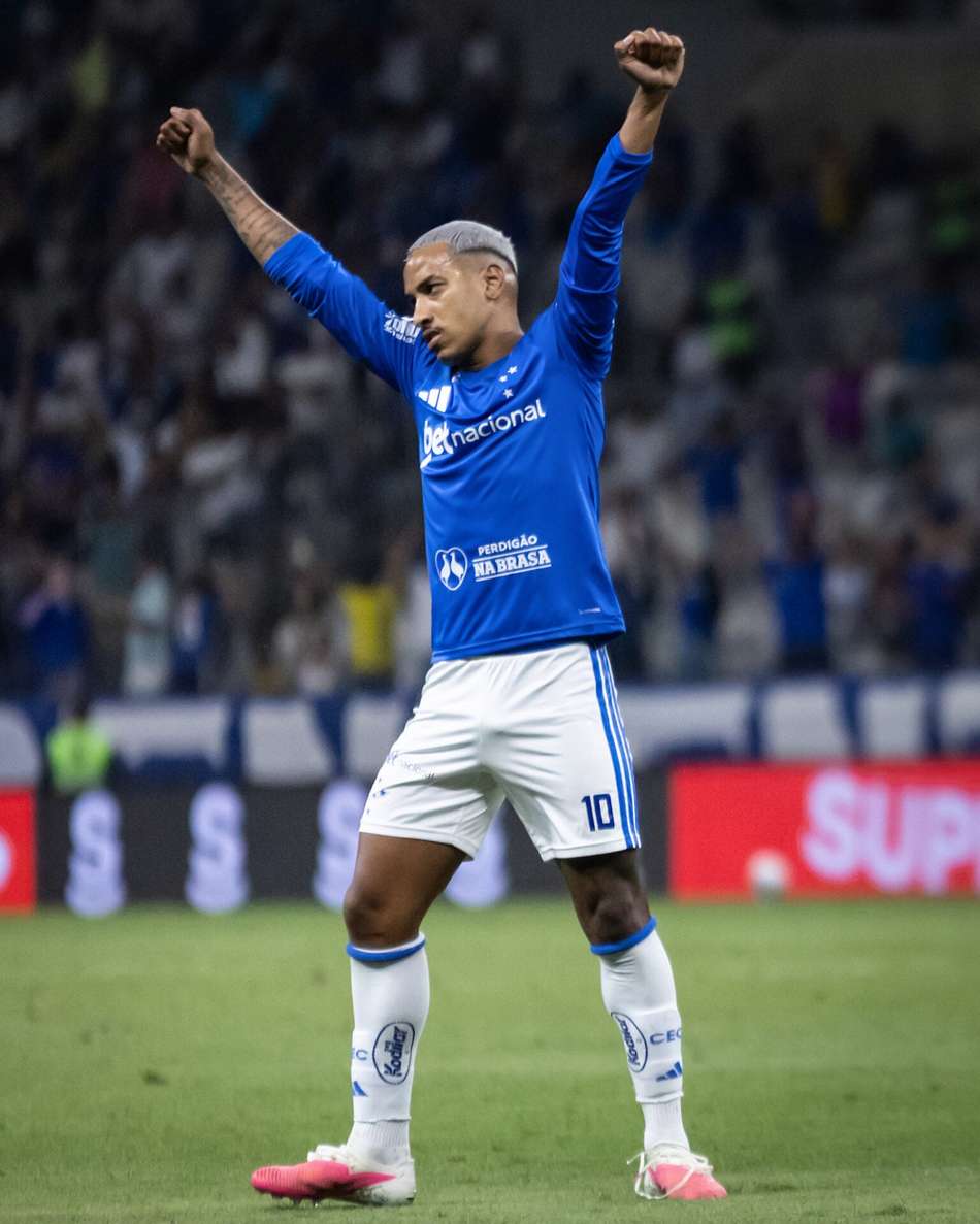 Matheus Pereira comemora gol em Cruzeiro x Flamengo no Mineirão pelo Brasileirão
