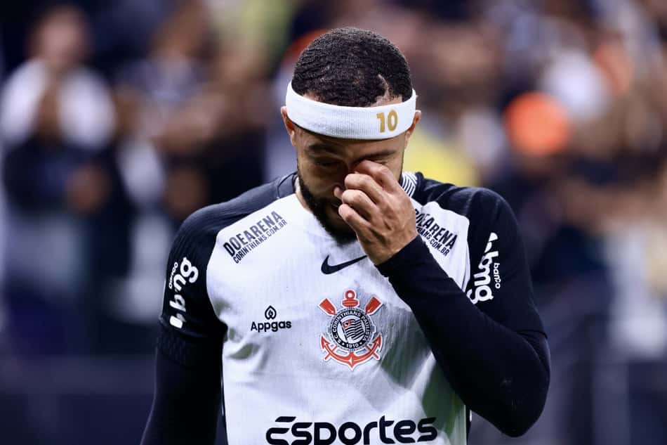 Memphis Depay durante passagem pelo Corinthians