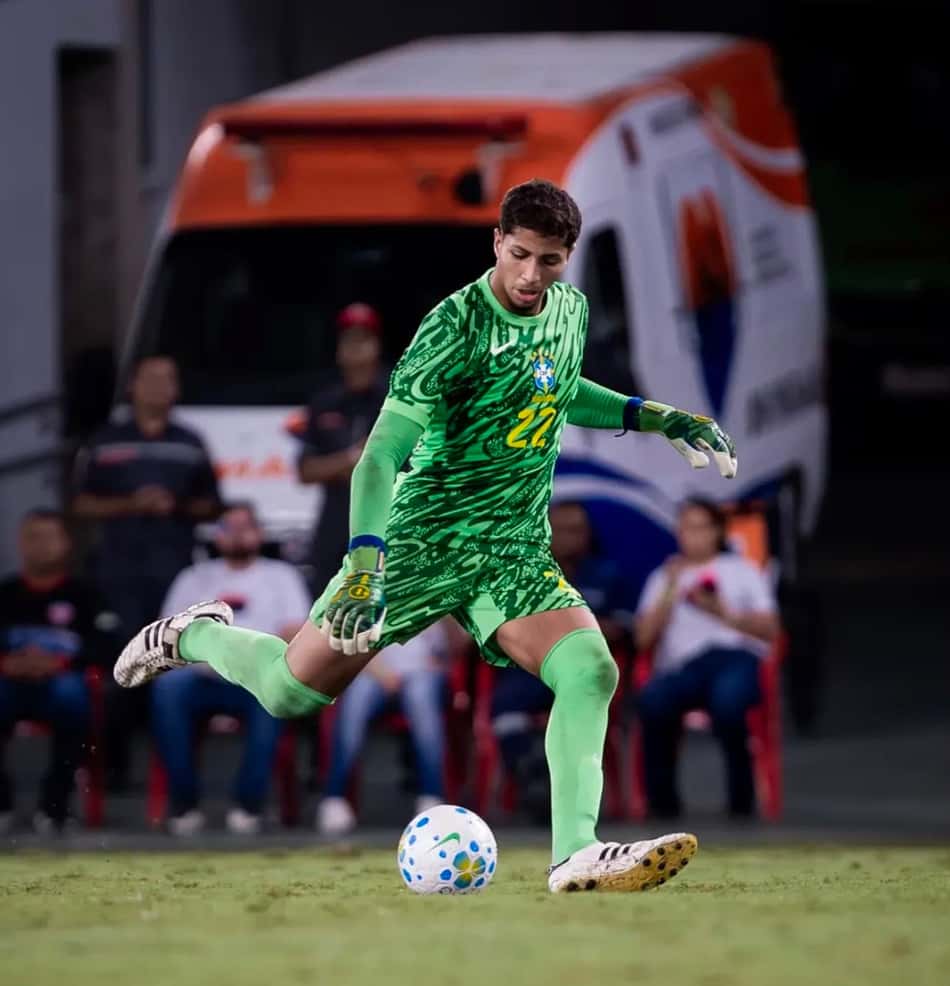 Miguel Abrenhosa durante amistoso da Seleção Brasileira sub-17