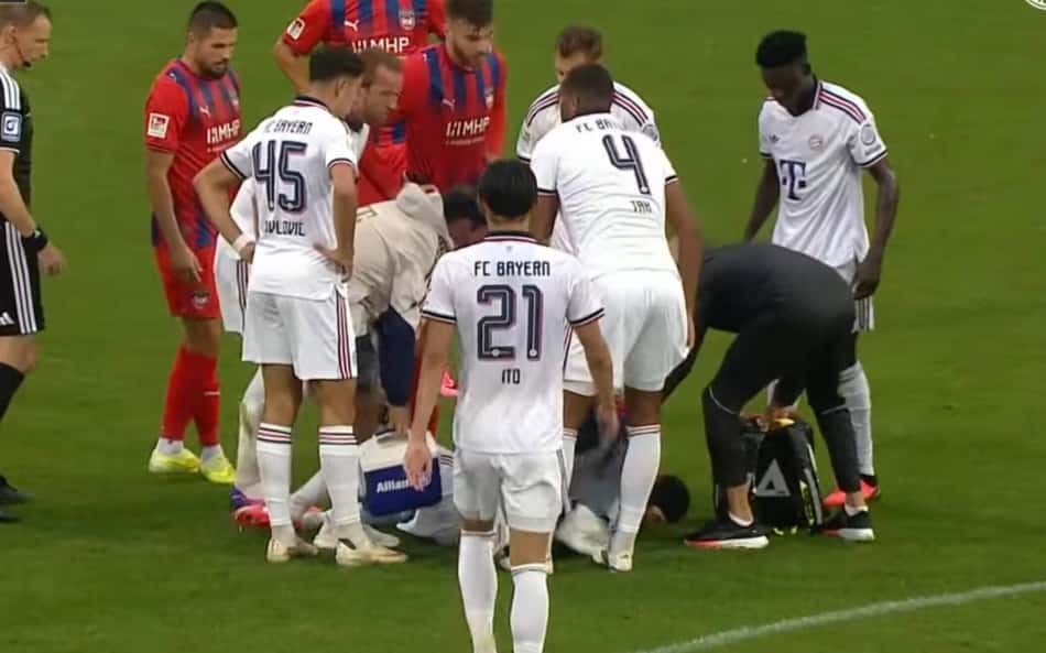 Musiala desmaia em campo pelo 2º jogo seguido na pré-temporada do Bayern de Munique; veja