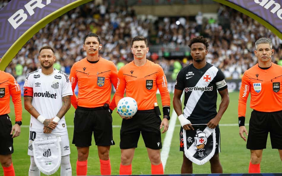 Neymar e Thiago Mendes em foto oficial em Vasco x Santos