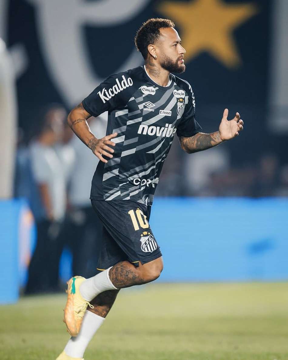 Neymar durante aquecimento do Santos na Vila Belmiro. (Foto: Raul Baretta/ Santos FC)