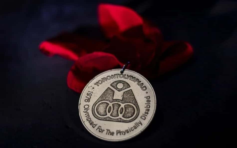 1ª medalha paralímpica, uma prata conquistada no lawn bowls por Robson Sampaio de Almeida e Luiz Carlos da Costa nos Jogos Paralímpicos de Toronto 1976