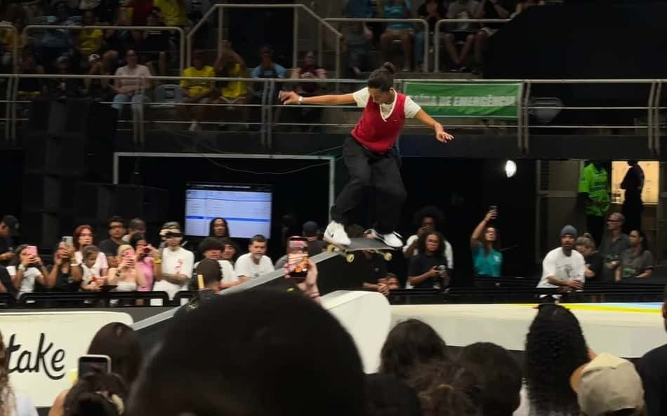 AO VIVO! Rayssa Leal busca título do SLS Takeover no Rio