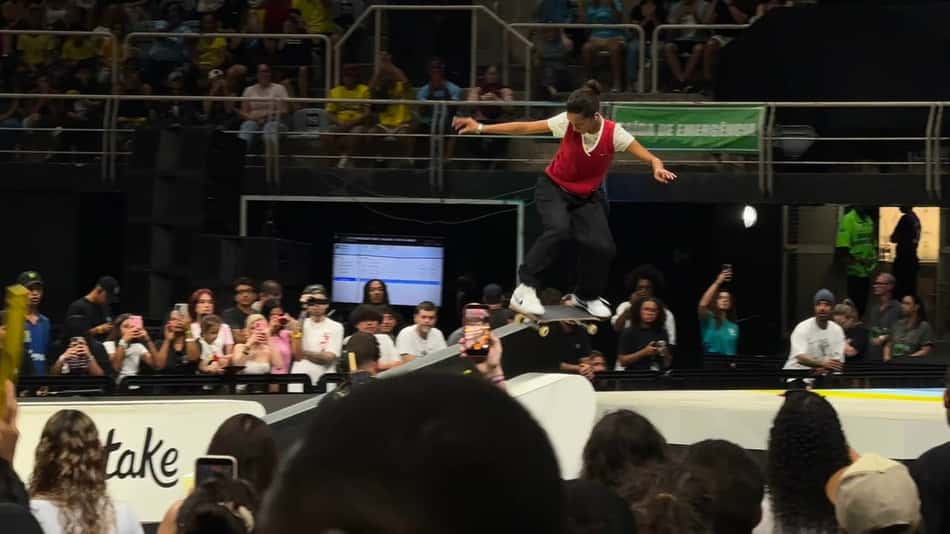 Rayssa Leal encaixa manobra no SLS Rio Takeover, no Maracanãzinho