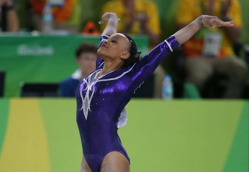A ginasta Rebeca Andrade durante sua apresentação de solo nos Jogos Olímpicos Rio 2016