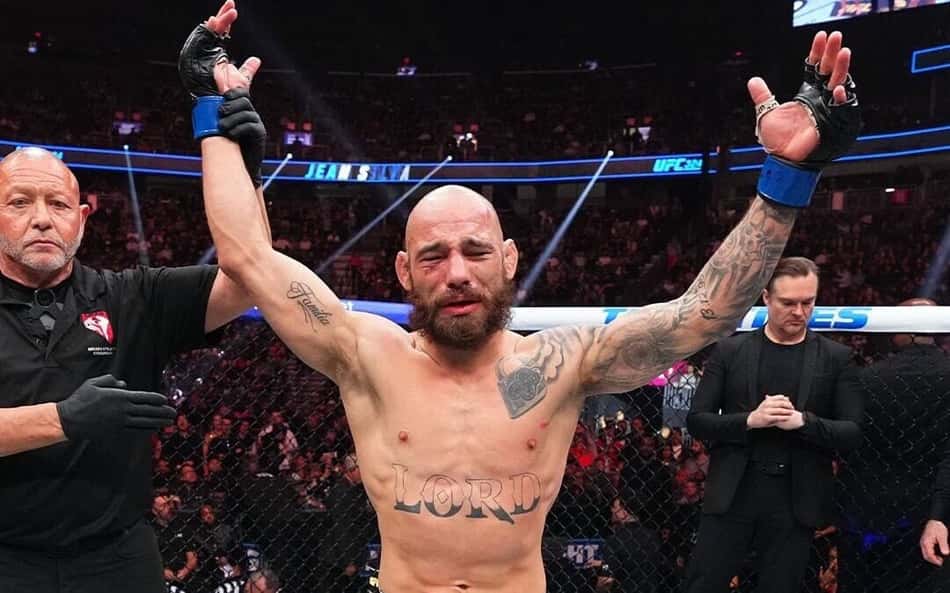 Jean Silva comemora vitória no UFC