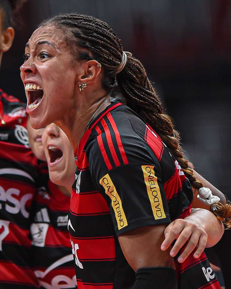 Simone Lee, do Sesc RJ Flamengo, grita em comemoração de ponto