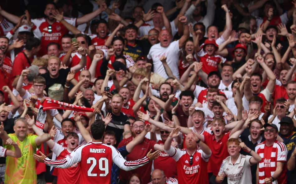 Torcida do Arsenal em decisão contra o City