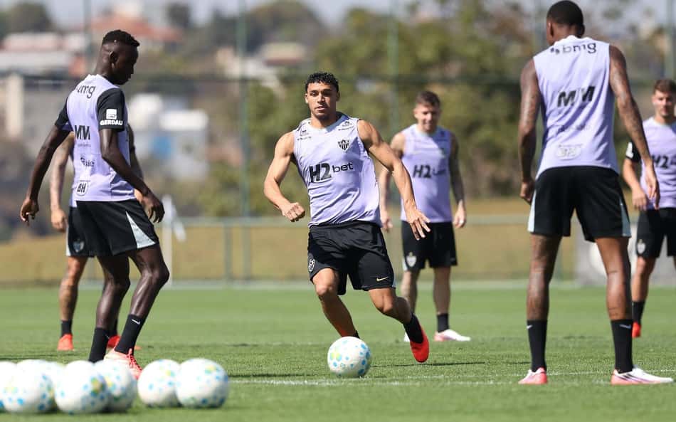 Quem joga? As opções de Domínguez para escalar o Atlético contra o Bragantino