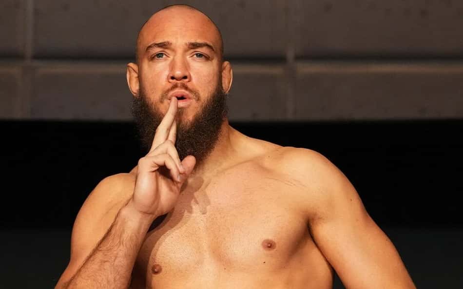 Valter Walker em pesagem do UFC Abu Dhabi