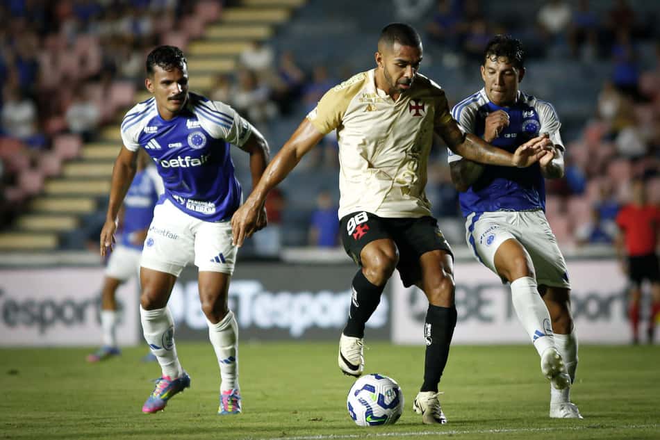 Vasco e Cruzeiro pelo Campeonato Brasileiro em 2025