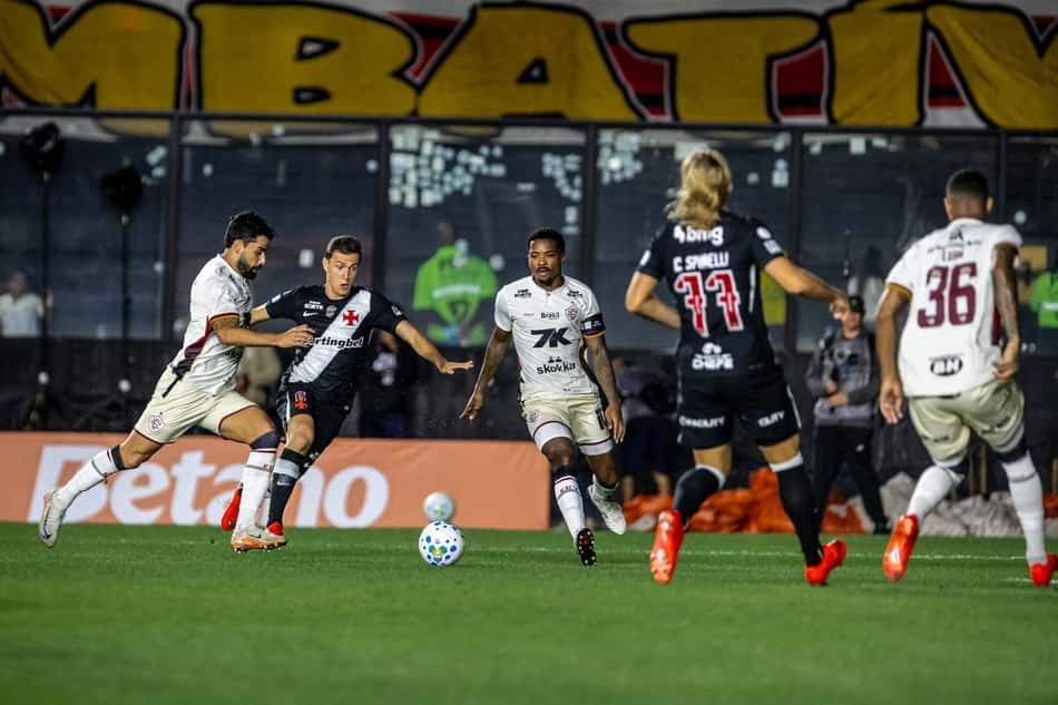 Vasco x Vitória em São Januário pela Copa do Brasil