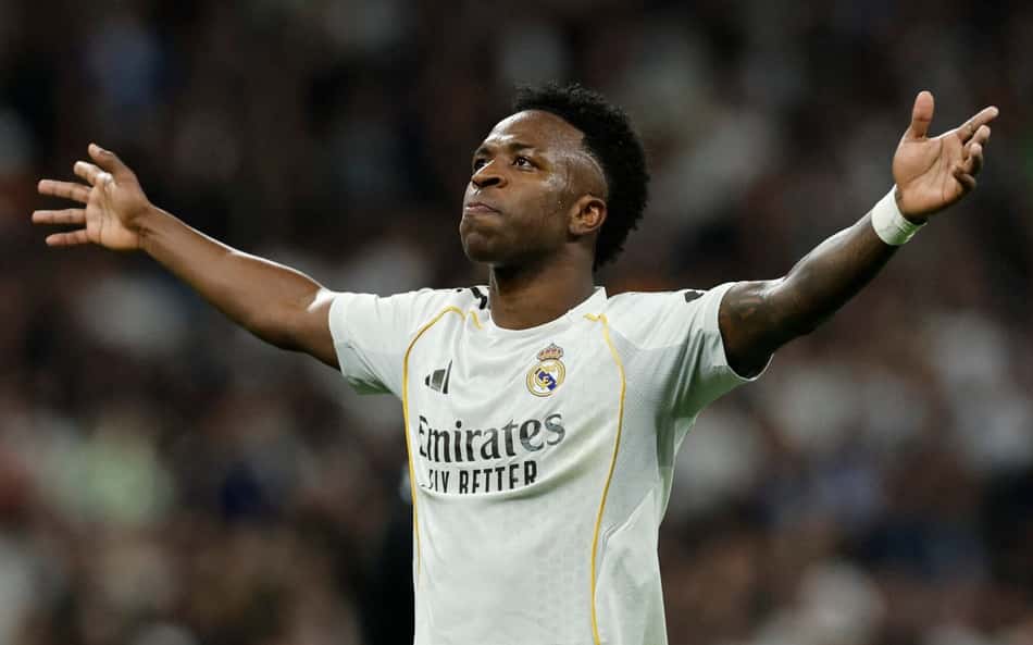 VIni Jr marcou duas vezes na vitória do Real Madrid sobre o Atlético de Madrid (Foto: Oscar DEL POZO / AFP)
