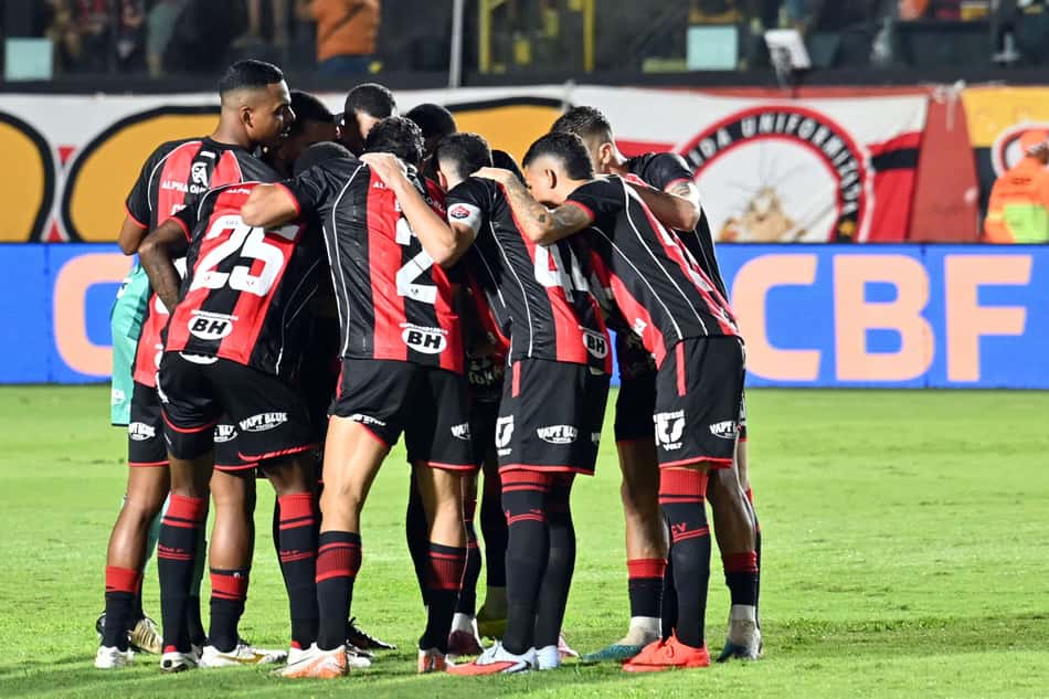 COPA DO BRASIL 2026, VITORIA X ATHLETICO-PR - Jogadores do Vitoria posam para foto antes na partida contra Athletico-PR no estadio Barradao pelo campeonato Copa Do Brasil 2026. 