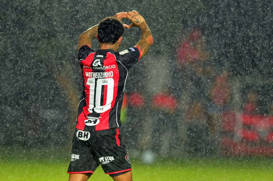 O Vitória venceu o Botafogo por 1 a 0 pelo Brasileirão