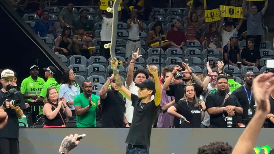 Wallace Gabriel comemora o terceiro lugar do SLS Rio Takeover no Maracanãzinho