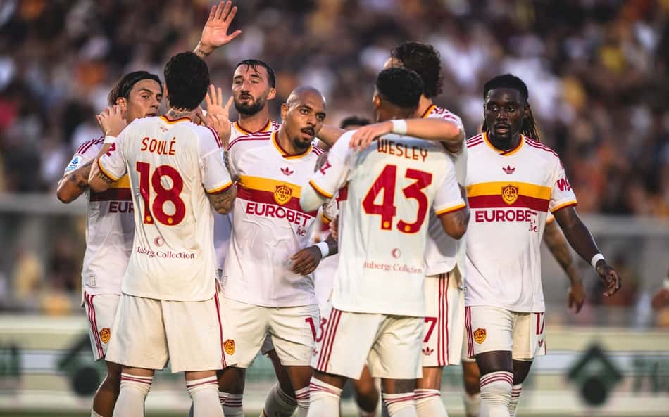 O lateral-direito Wesley, ex-Flamengo, dá assistência decisiva na goleada por 4 a 0 da Roma sobre o Lecce