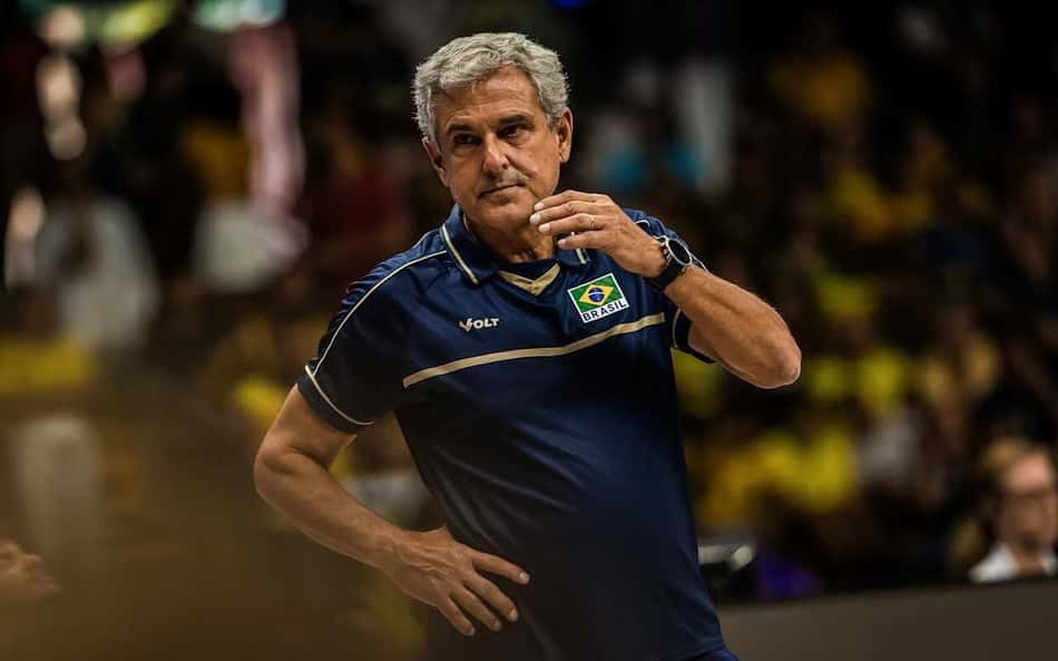 Zé Roberto em Brasil x Itália pela semana 1 da VNL 2026 (Foto: Volleyball World)