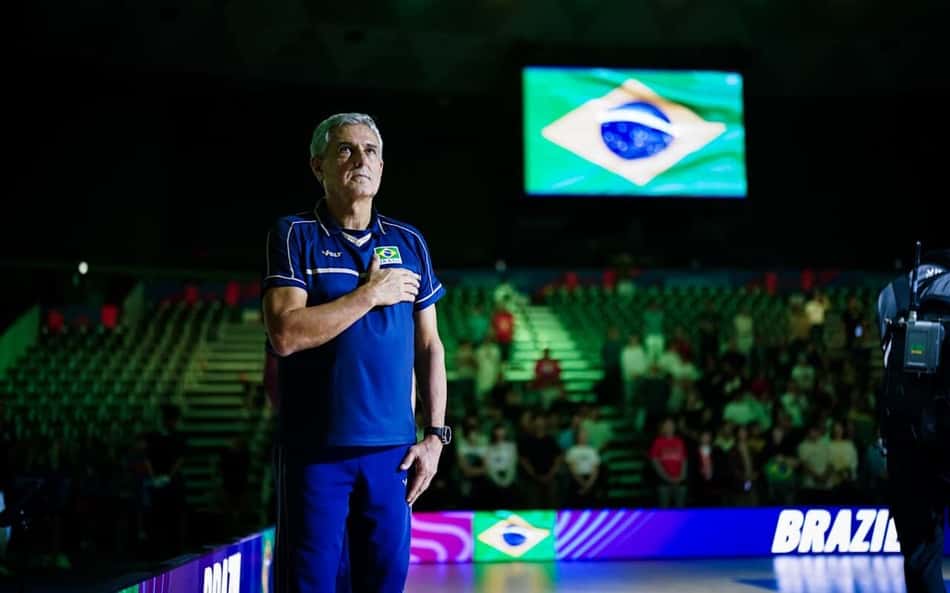 O técnico José Roberto Guimarães optou pelo time reserva para enfrentar a Tailândia