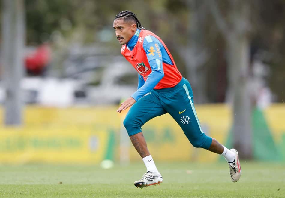 Raphinha em treino da Seleção Brasileira na Austrália