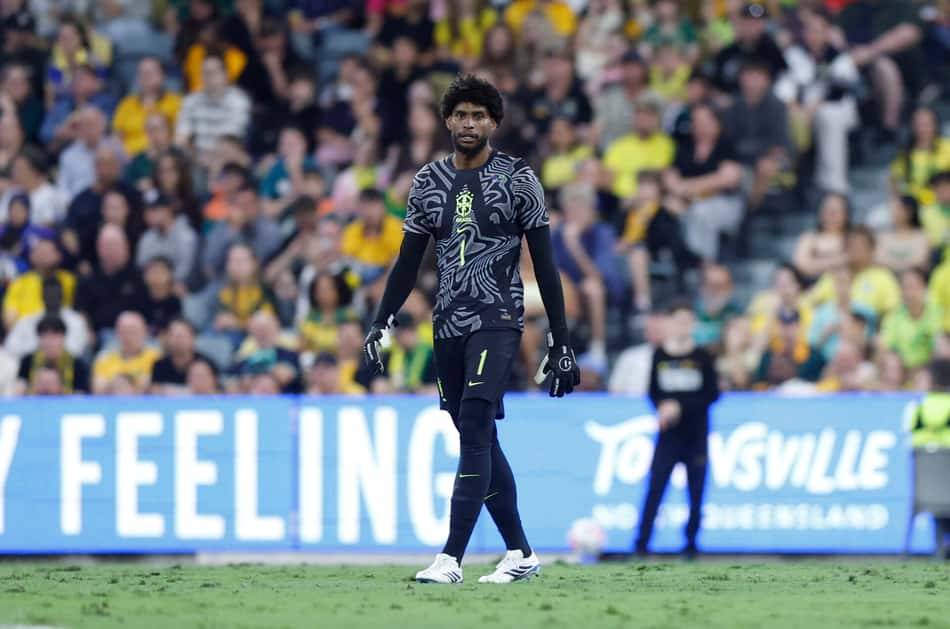 Hugo Souza foi titular da Seleção diante da Austrália