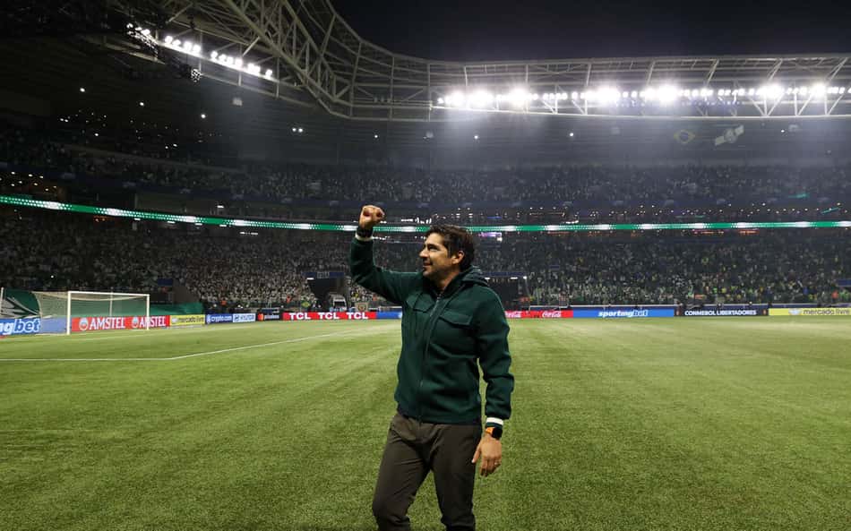 O técnico Abel Ferreira durante jogo no Nubank Parque - (Foto: Cesar Greco/Palmeiras/by Canon)
