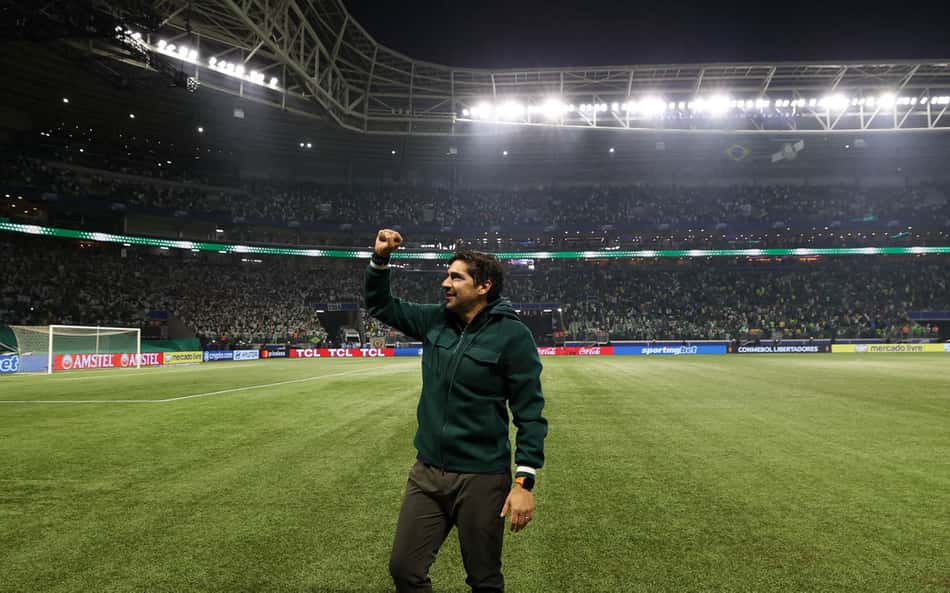 O técnico Abel Ferreira durante jogo no Nubank Parque - (Foto: Cesar Greco/Palmeiras/by Canon)