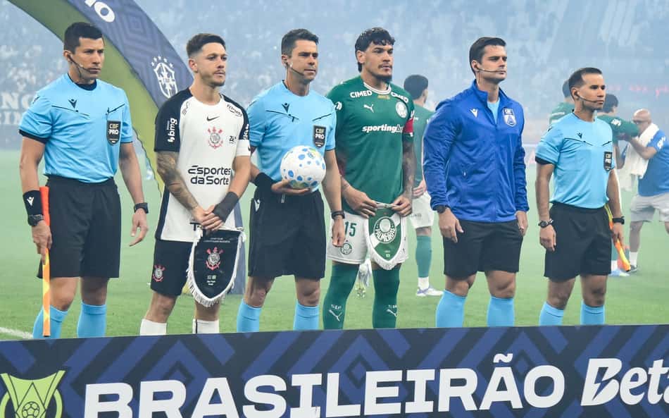 Clássico entre Corinthians e Palmeiras terminou em confusão (Foto:Roberto Casimiro /Fotoarena/Folhapress)