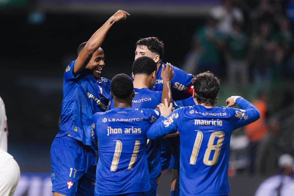 Jogadores do Palmeiras comemoram gol marcado